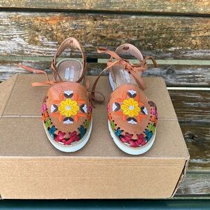 Leather Artesanal: Mexico Women Guaraches size 8